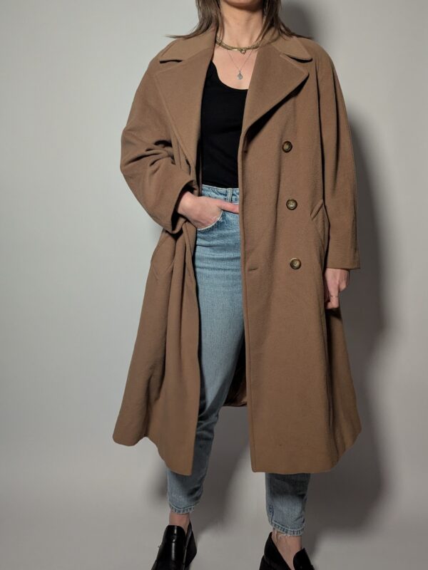 Dromedary drape - coat - 01