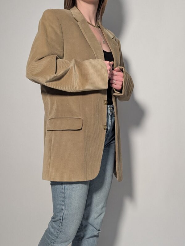 Ribbed radiance - 02