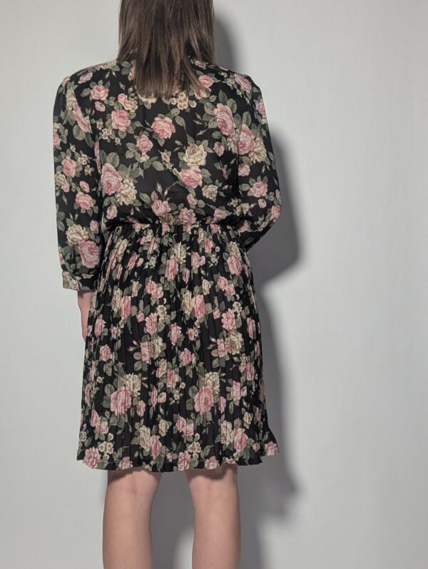 Pearl petals - 05 Pearl petals - 05