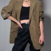 Vintage corduroy blazer in camelkleur. Zacht ribfluweel en een relaxte fit voor een tijdloze look.