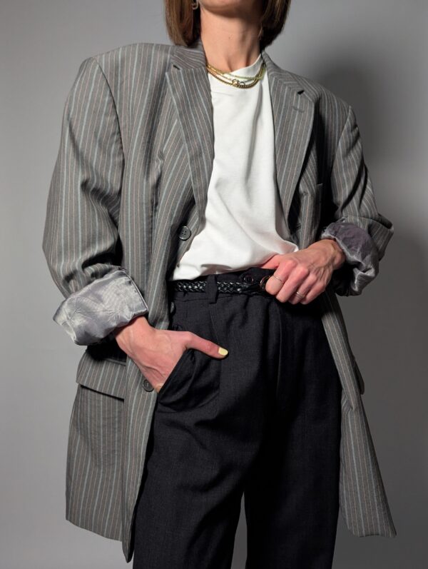 Vintage blazer in lichtgrijs met subtiele oranje streep