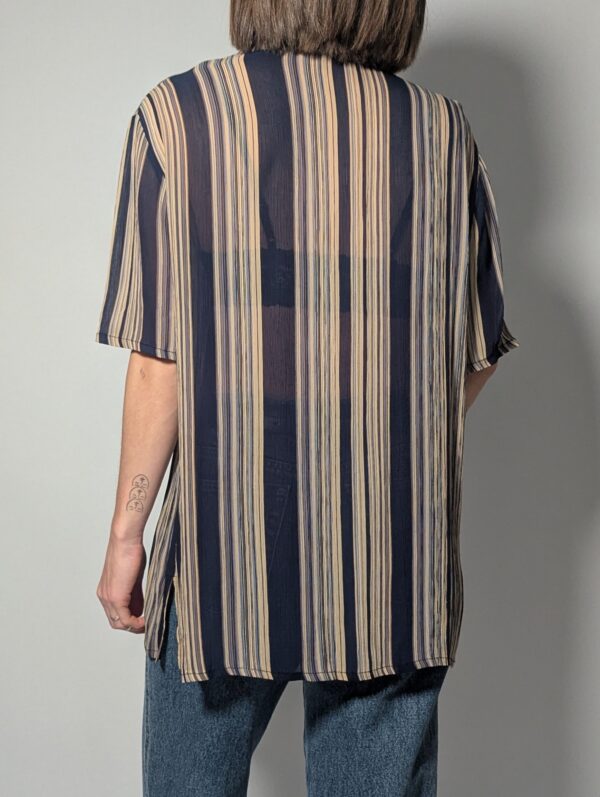 Vintage gestreepte blouse in navy en beige met verticale lijnen