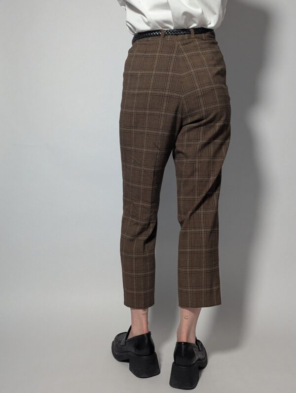 Bruine pantalon met subtiele ruit