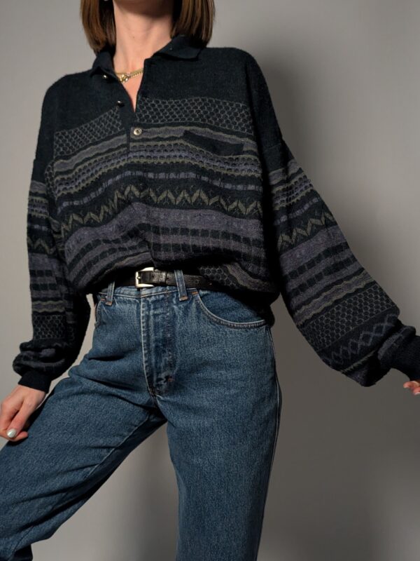 Midnight pattern - 01 Vintage donkerblauwe trui met geometrisch patroon en polokraag