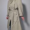Vintage beige trenchcoat met ceintuur en klassieke snit