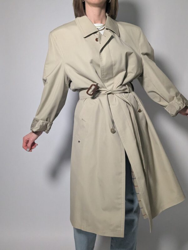 Vintage beige trenchcoat met ceintuur en klassieke snit