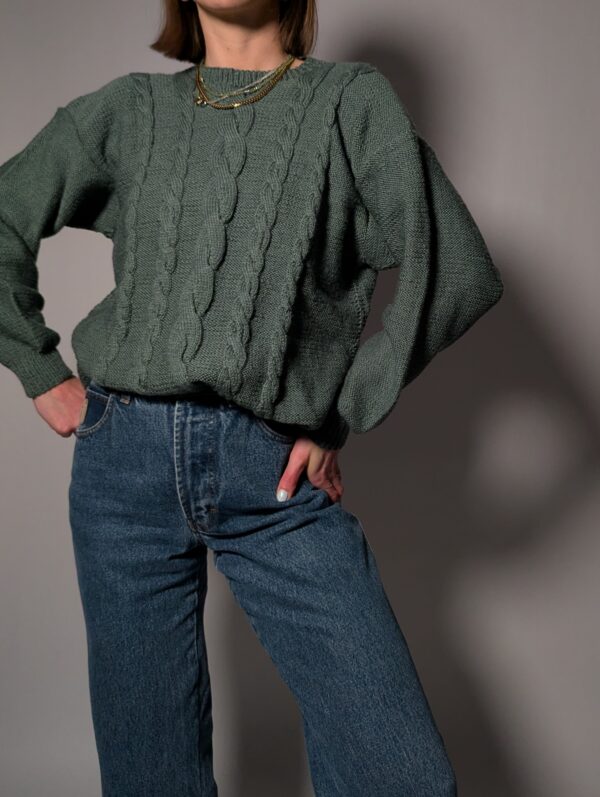 Soft moss - 01 Vintage mosgroene kabeltrui met klassiek breipatroon