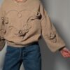 Vintage beige trui met 3D rozen
