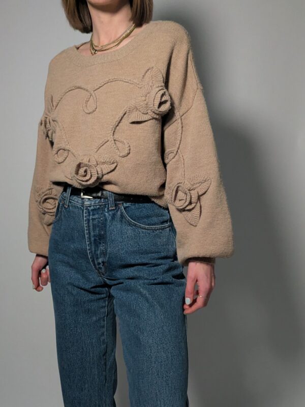 Vintage beige trui met 3D rozen