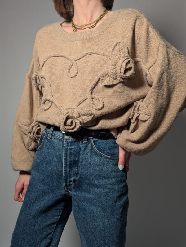 Vintage beige trui met 3D rozen