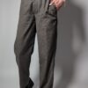 Bruine pantalon met subtiele micro-ruit en rechte fit