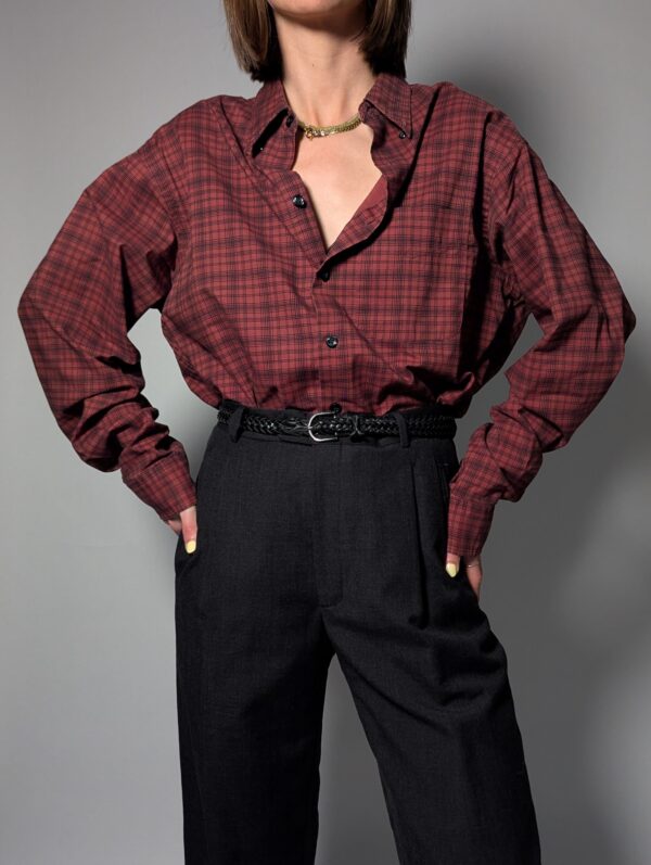 Roodbruine blouse met fijn ruitpatroon en lange mouwen