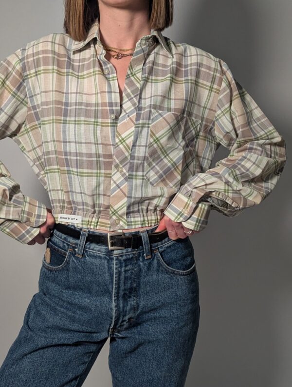 Upcycled vintage geruite blouse in beige en groen met elastische zoom – (RE)MADE BY LOT