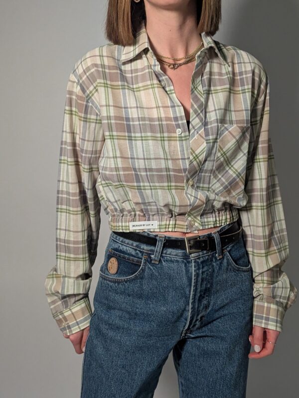 Upcycled vintage geruite blouse in beige en groen met elastische zoom – (RE)MADE BY LOT