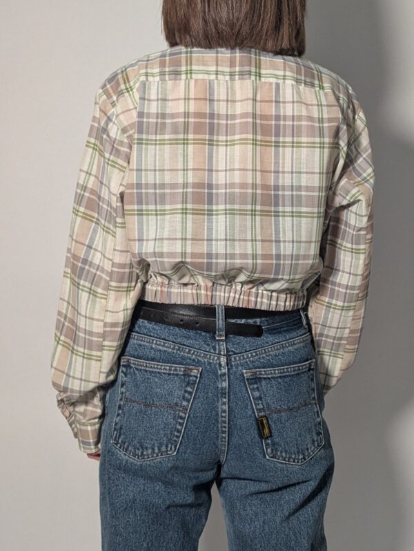 Upcycled vintage geruite blouse in beige en groen met elastische zoom – (RE)MADE BY LOT