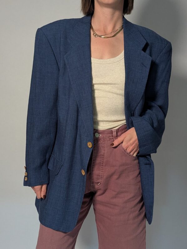Cobalt line 02 Vintage kobaltblauwe blazer met rechte oversized pasvorm en klassieke tailored details.