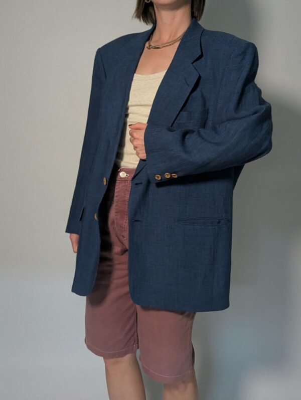 Cobalt line 04 Vintage kobaltblauwe blazer met rechte oversized pasvorm en klassieke tailored details.
