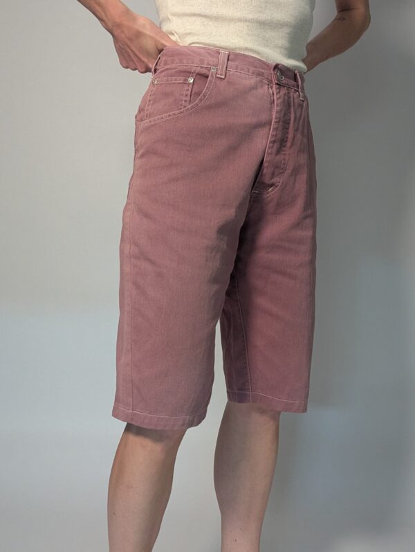 Vintage oudroze denim bermuda met hoge taille en rechte pasvorm.
