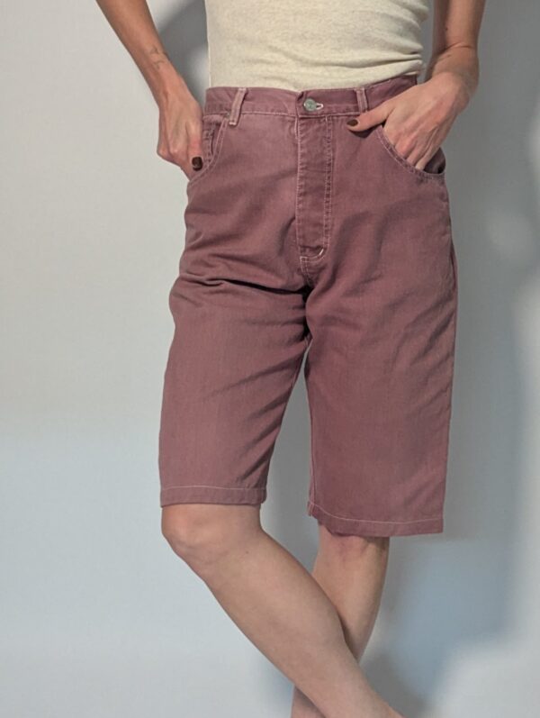 Vintage oudroze denim bermuda met hoge taille en rechte pasvorm.