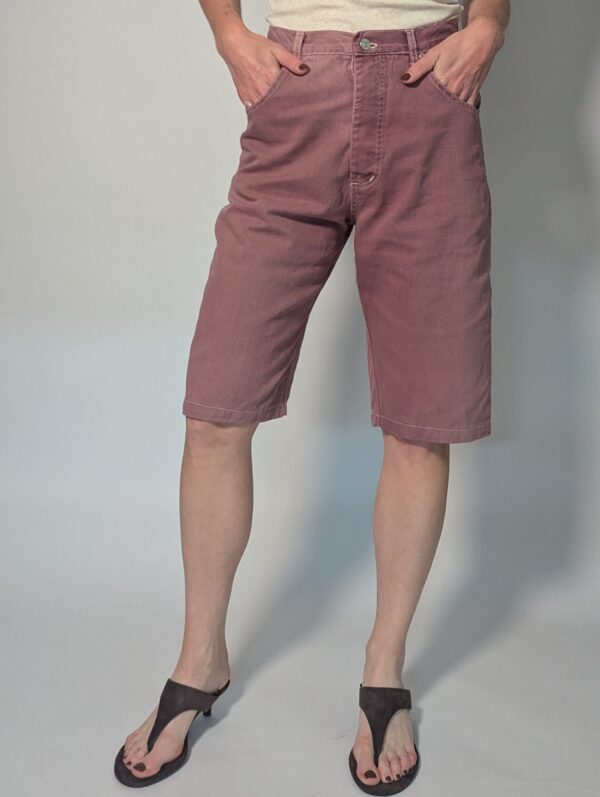 Vintage oudroze denim bermuda met hoge taille en rechte pasvorm.