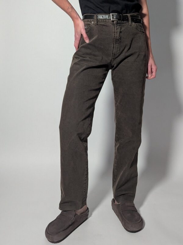 Vintage donkerbruine jeans met rechte pasvorm en tijdloze basic uitstraling.