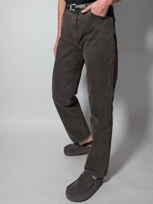Vintage donkerbruine jeans met rechte pasvorm en tijdloze basic uitstraling.