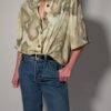 Vintage blouse met korte mouwen in crème, zand en taupe met abstracte waterverfachtige print.