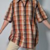 Vintage plaid blouse met korte mouwen in roest, crème, rood en donkergrijs met rechte relaxte pasvorm.