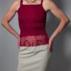 Berry mesh - 03 Vintage top in diepe bessentint met smalle schouderbandjes, aangesloten pasvorm en transparant mesh detail aan de onderzijde.
