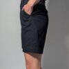 City short 03 Vintage donkerblauwe short met hoge taille, steekzakken en rechte pasvorm.