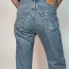 Levi's 501 02 Vintage Levi’s 501 jeans in lichtblauwe wassing met hoge taille en rechte pijpen.