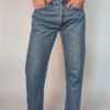 Levi's 501 05 Vintage Levi’s 501 jeans in lichtblauwe wassing met hoge taille en rechte pijpen.
