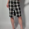 Midnight check-in 05 Vintage midi plaid rok in donkerblauw, grijs en crème met fijne gele lijnen en knoopsluiting aan de voorkant.