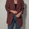Sienna line 02 Vintage blazer in warme sienna tint met klassieke revers en rechte licht oversized pasvorm.