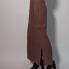 Vintage lange aubergine rok met hoge taille, rechte pasvorm, cargo pocket aan de zijkant en split onderaan.