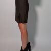 Vintage chocoladebruine rok met hoge taille, rechte pasvorm en subtiele split aan de voorkant.