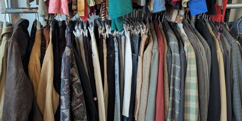 Vintage showroom LOTS – rekken met zorgvuldig geselecteerde items